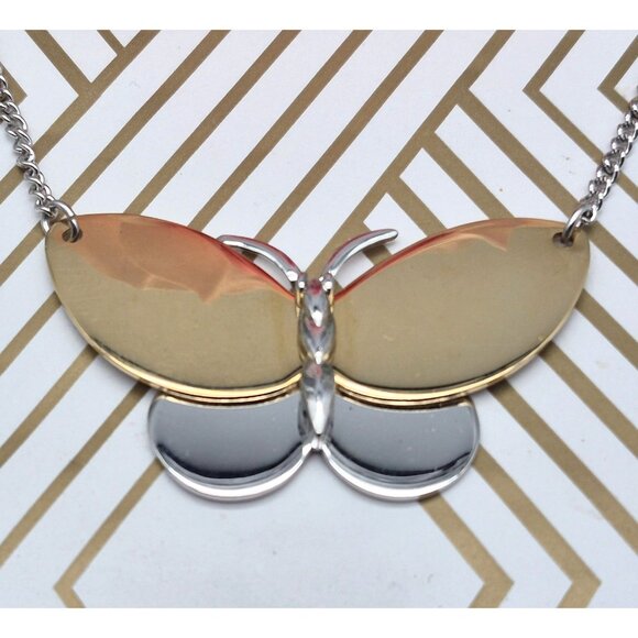 Avon Two Tone Butterfly Pendant Necklace Gold & Silver Tone 16" MINT Condition - Picture 2 of 8